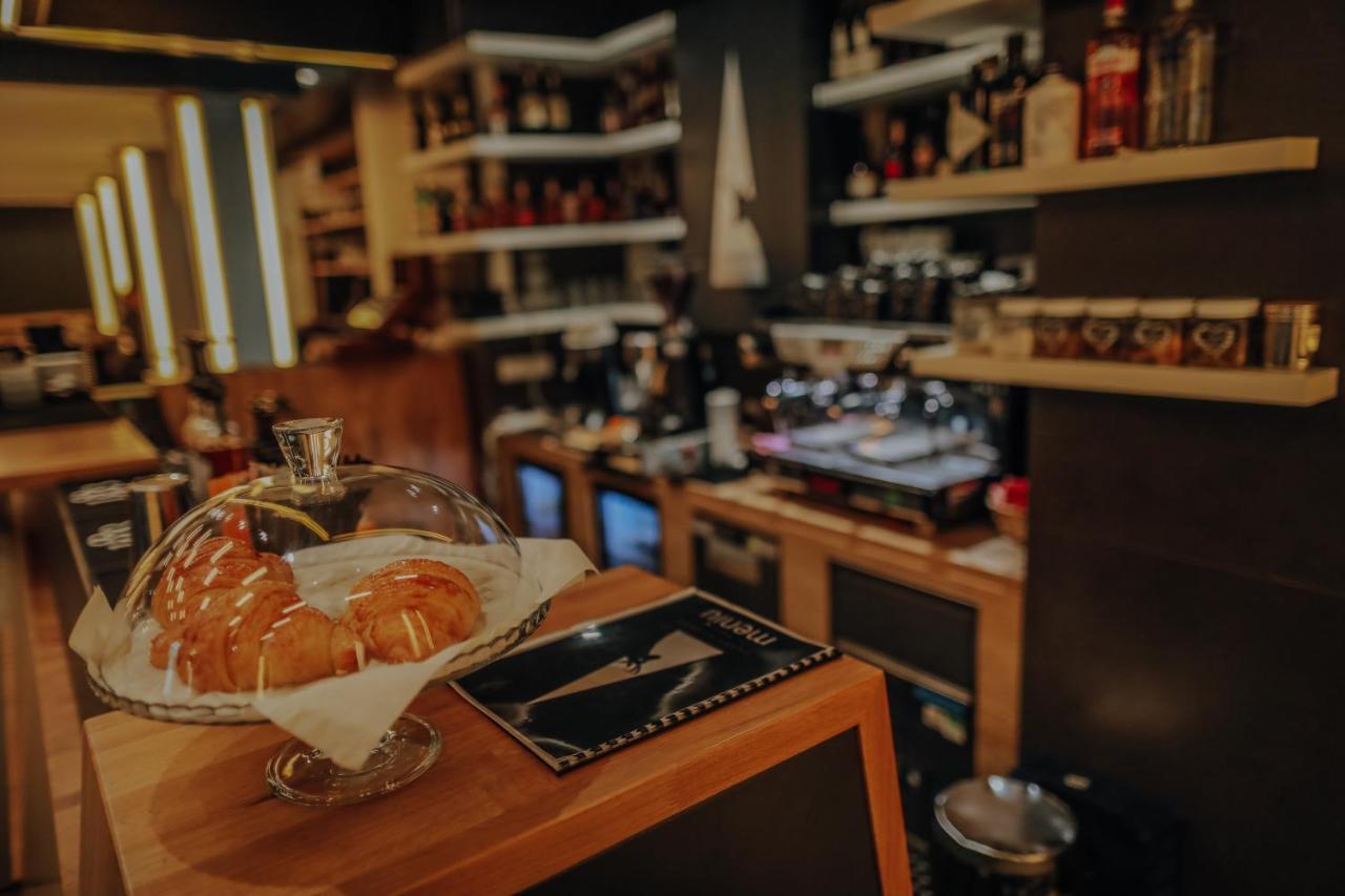Pensiune Restaurant Capra Neagra มุยเซ ภายนอก รูปภาพ
