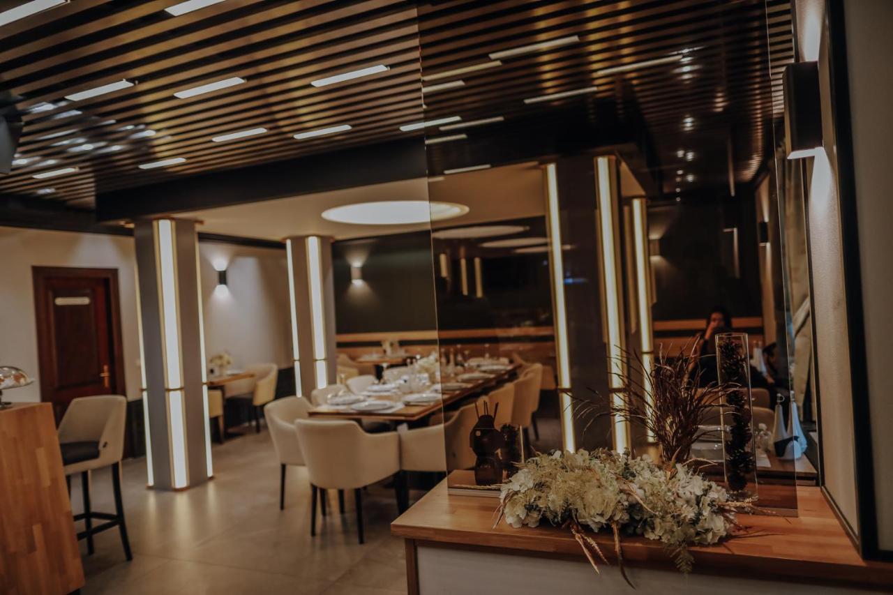 Pensiune Restaurant Capra Neagra มุยเซ ภายนอก รูปภาพ